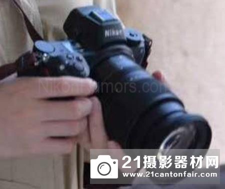 尼康中国代言人迪丽热巴手持新相机曝光