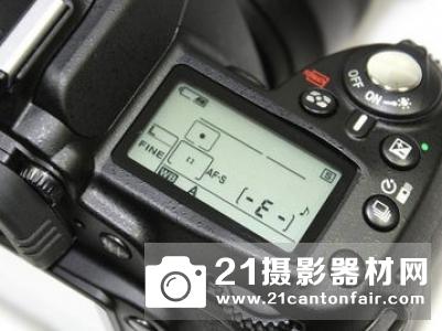 尼康中国代言人迪丽热巴手持新相机曝光