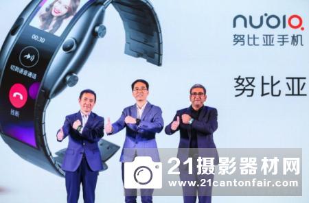 史上首款量产柔性屏努比亚阿尔法腕机发布！