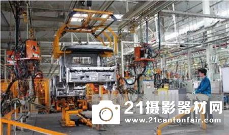 “三足鼎立”的无人机市场竞争进入“白热化”