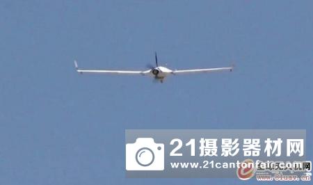 美国对伊朗新制裁 伊朗大批无人机现身海峡