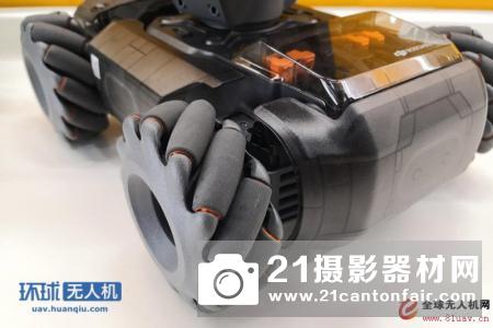 横行编辑部！大疆机甲大师S1深度评测：零基础可学编程