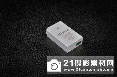 小有所倚 尼康4K无反J5评测