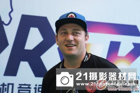 巴南书记区长督战无人机赛 智能产业3年奔260亿