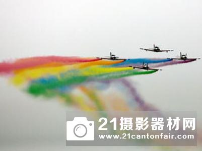 荣登央视 一飞200架无人机空中送祝福 点燃滨海跨年热情